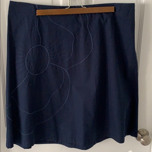 Navy blue embroidered flower skirt. - Picture 3 of 5